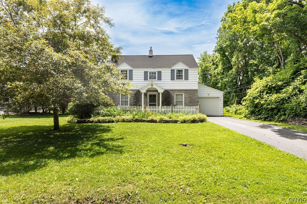 2 Lansdowne Road Syracuse, NY 13214 - Photo 2 of 46 This sweet Colonial is at the end of Lansdowne and
