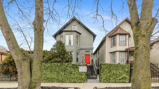 $2,600 | 3406 West Dickens Avenue, Unit 2, Chicago, IL 60647