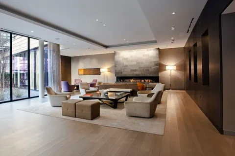 $1,299,000 | 580 Washington Street, Unit 1407, Boston, MA 02111