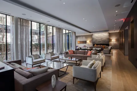 $1,299,000 | 580 Washington Street, Unit 1407, Boston, MA 02111