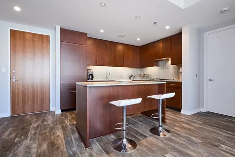 $1,299,000 | 580 Washington Street, Unit 1407, Boston, MA 02111