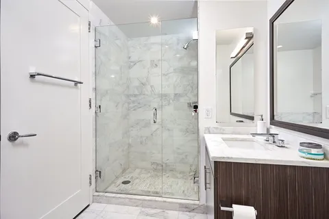 $1,299,000 | 580 Washington Street, Unit 1407, Boston, MA 02111