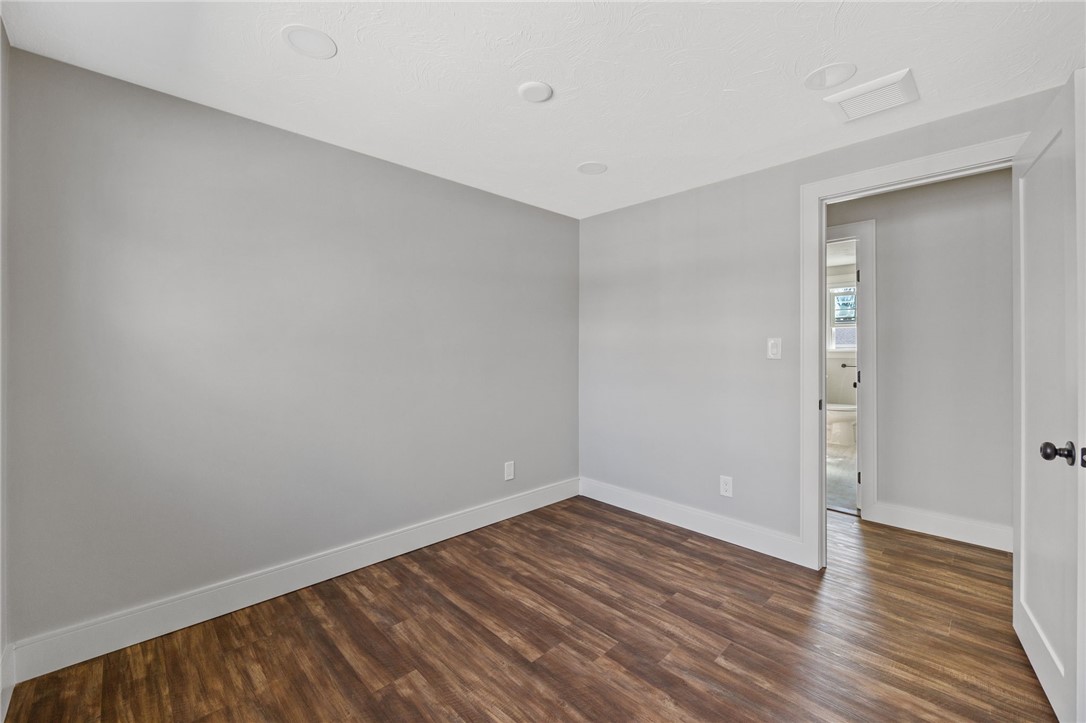 684 County Road Barrington, RI 02806 - Photo 20 of 36 Gallery Image 20