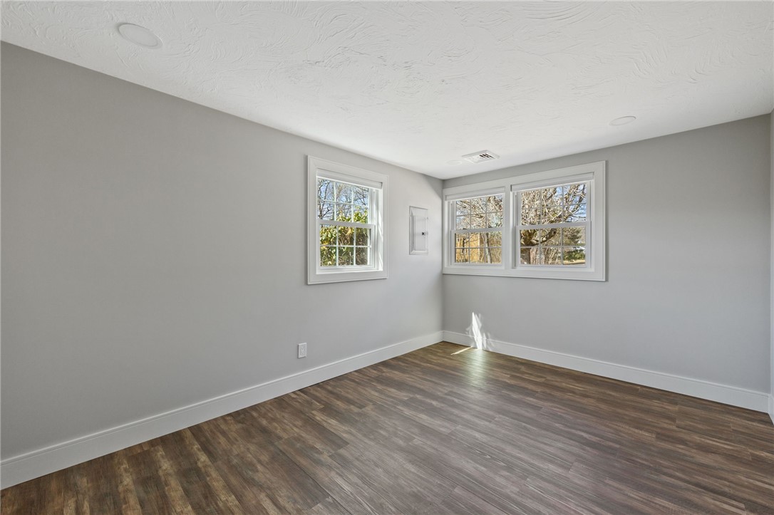 684 County Road Barrington, RI 02806 - Photo 25 of 36 Gallery Image 25