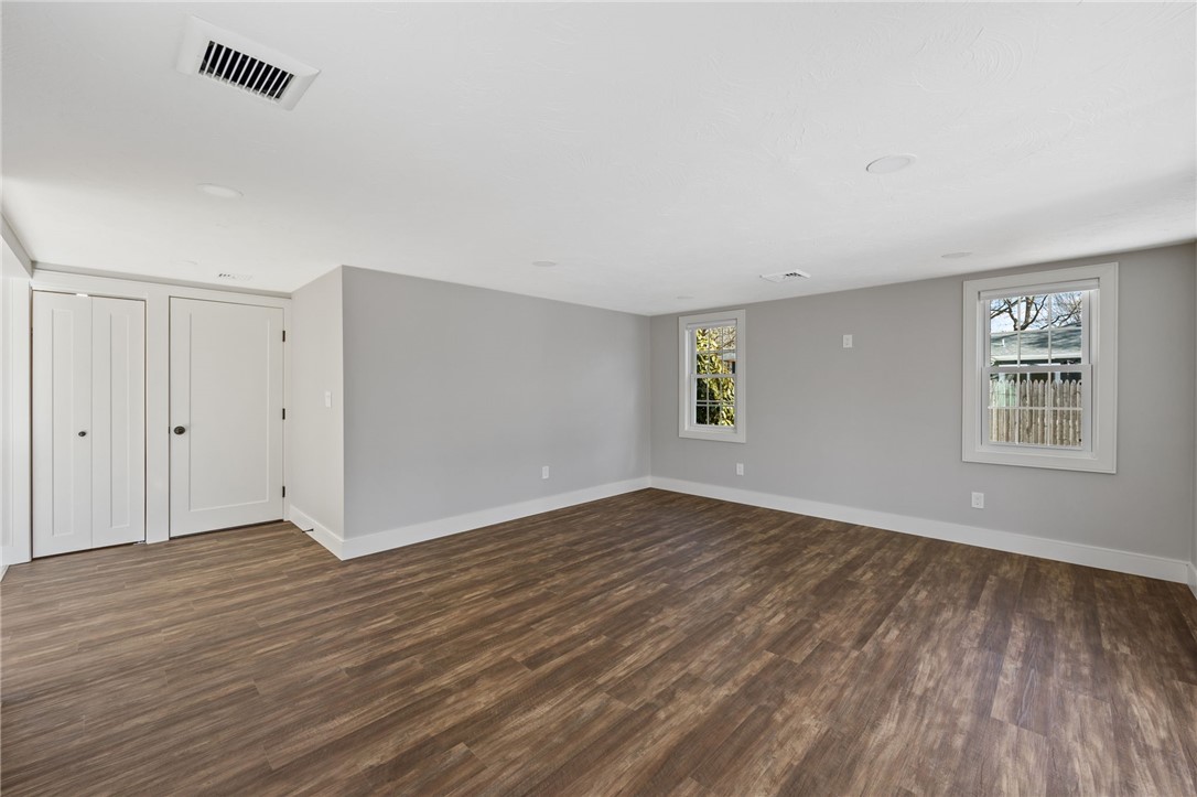 684 County Road Barrington, RI 02806 - Photo 9 of 36 Gallery Image 9