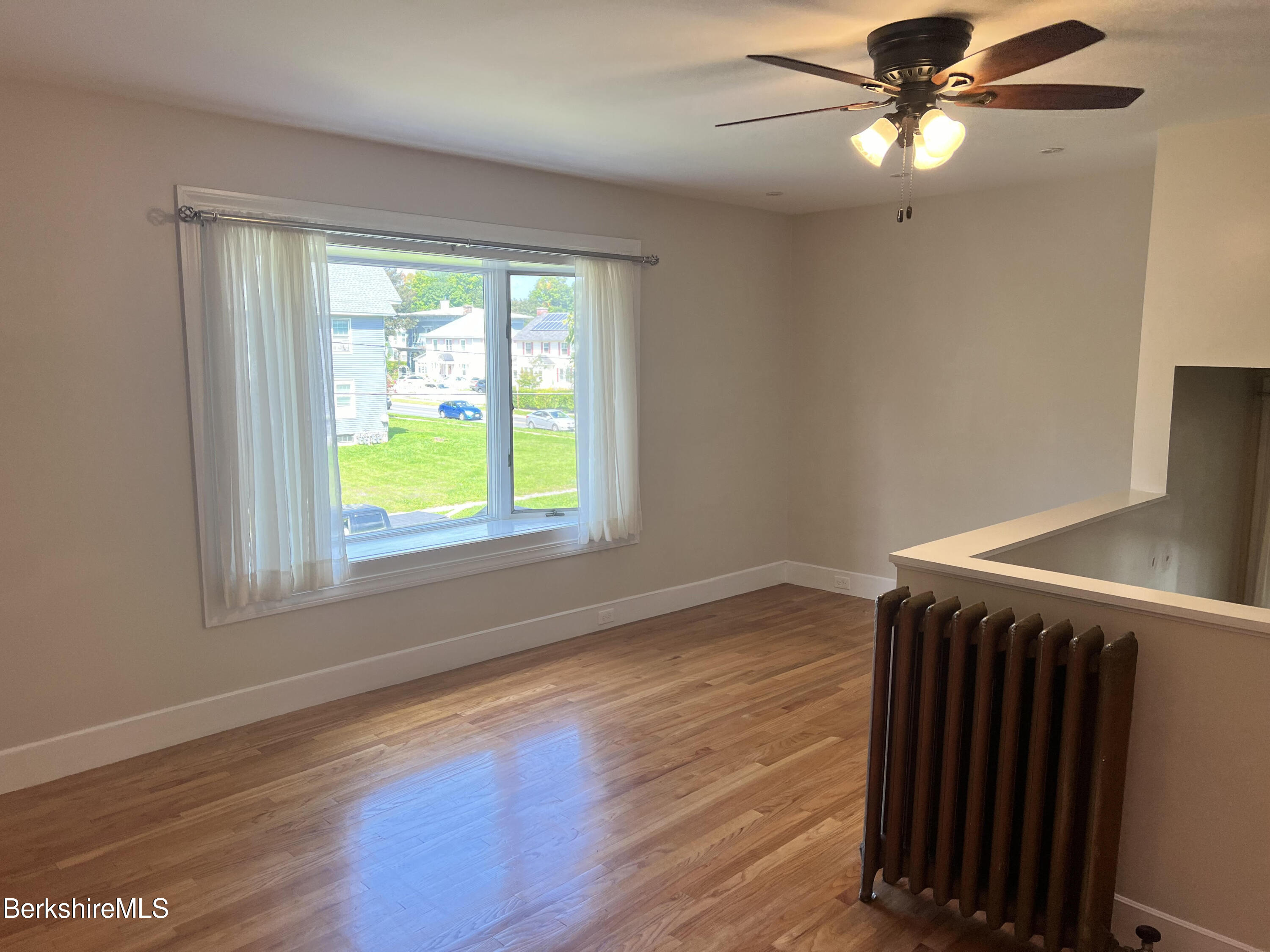 97 Appleton Avenue Pittsfield, MA 01201 - Photo 17 of 34 Living rooom new