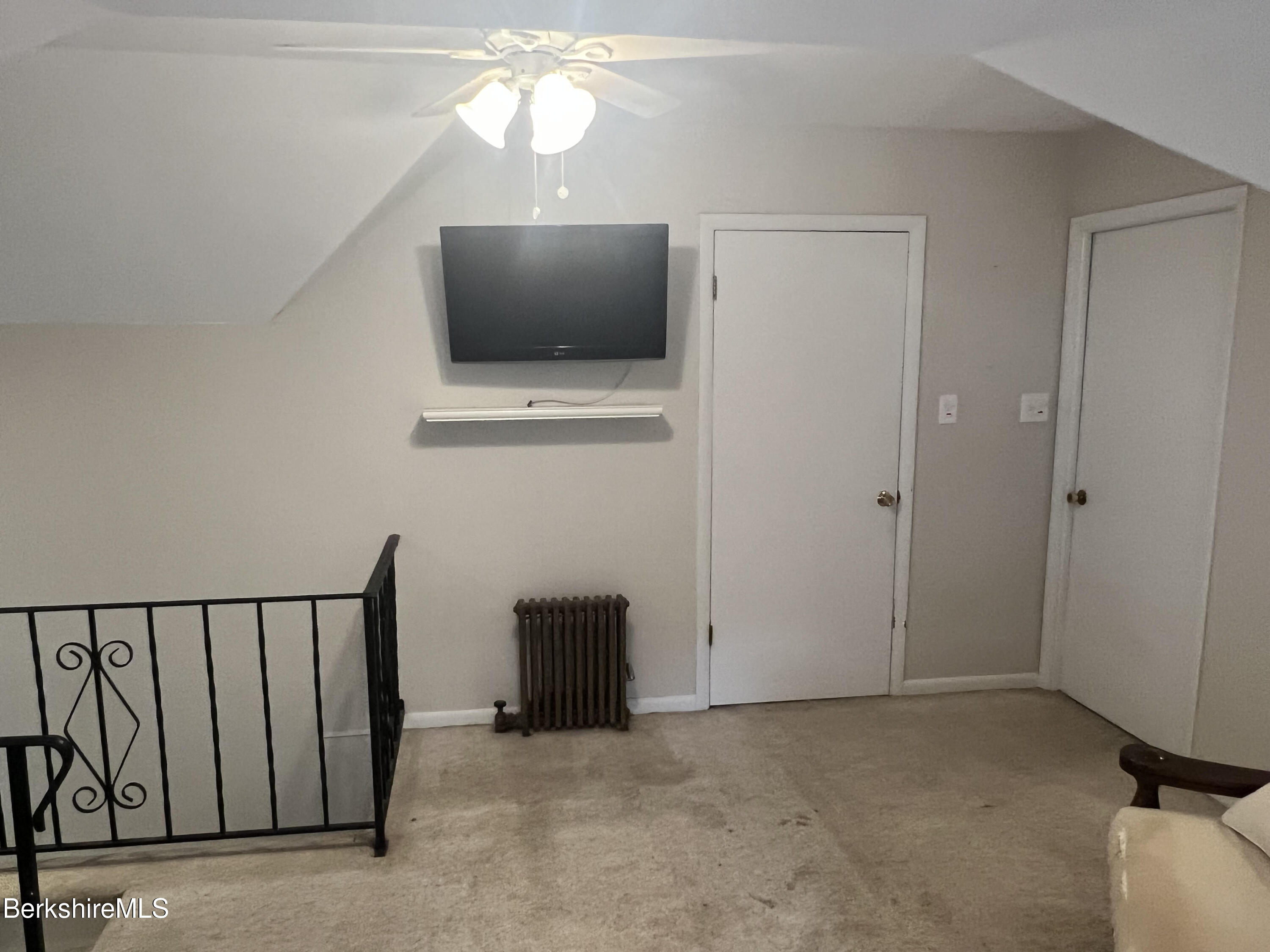 97 Appleton Avenue Pittsfield, MA 01201 - Photo 22 of 34 Loft unit 2