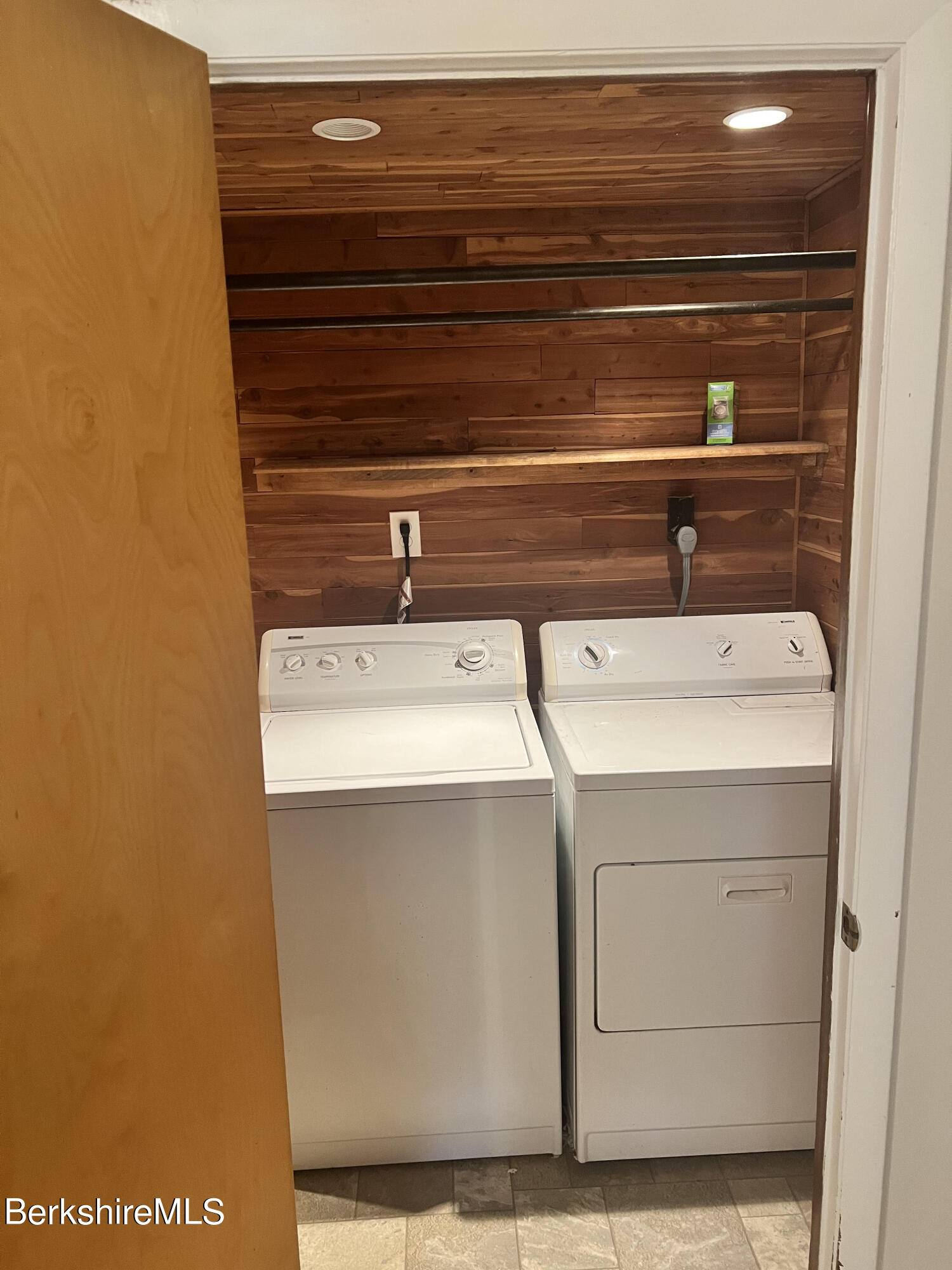 97 Appleton Avenue Pittsfield, MA 01201 - Photo 24 of 34 laundry area unit 2