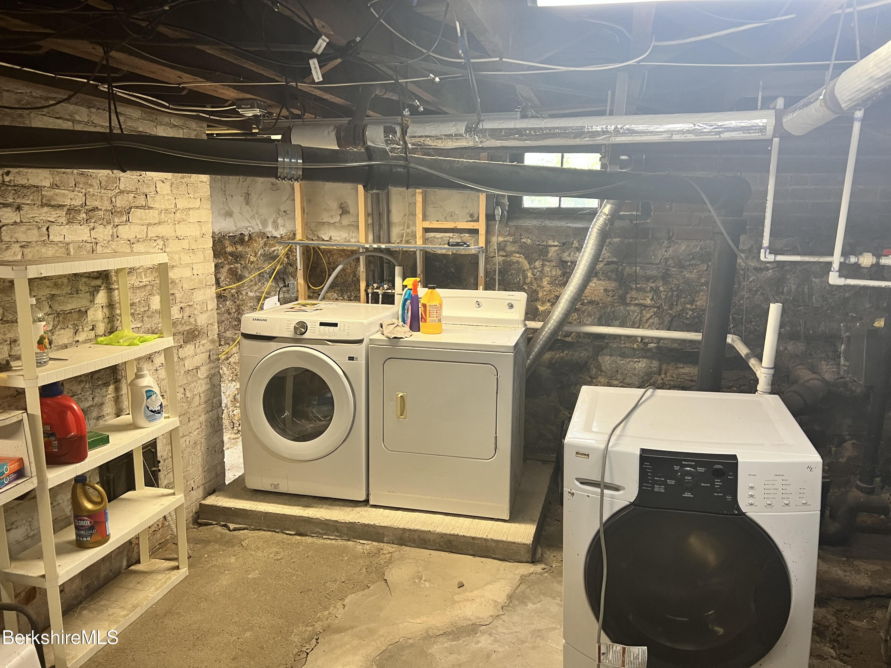 97 Appleton Avenue Pittsfield, MA 01201 - Photo 25 of 34 laundry unit 1