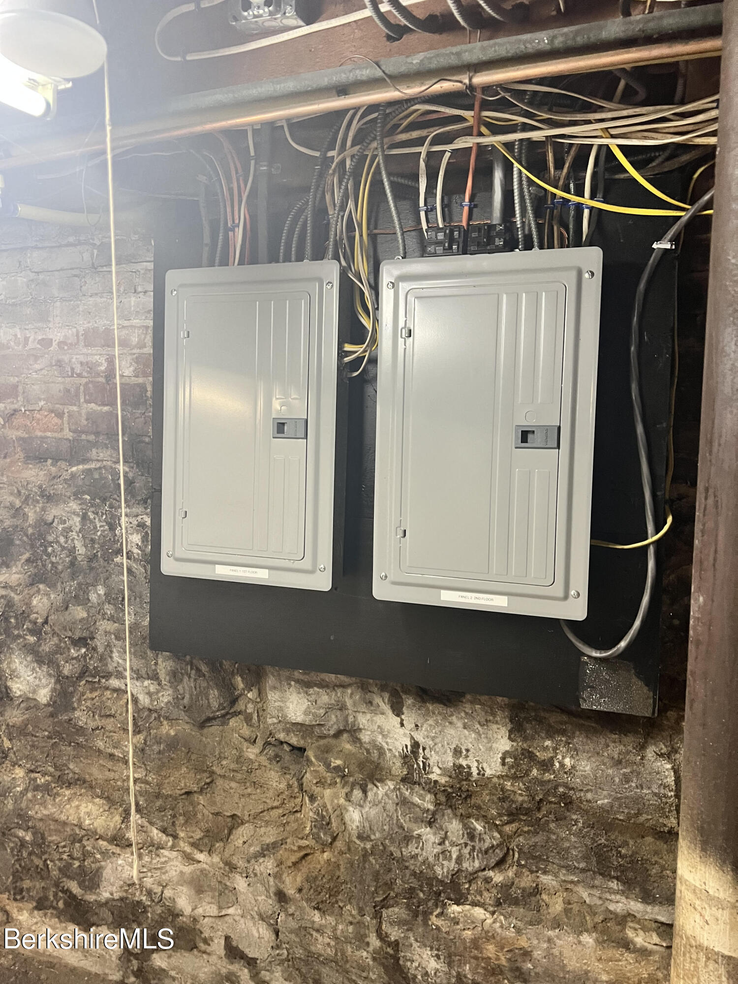 97 Appleton Avenue Pittsfield, MA 01201 - Photo 26 of 34 panels