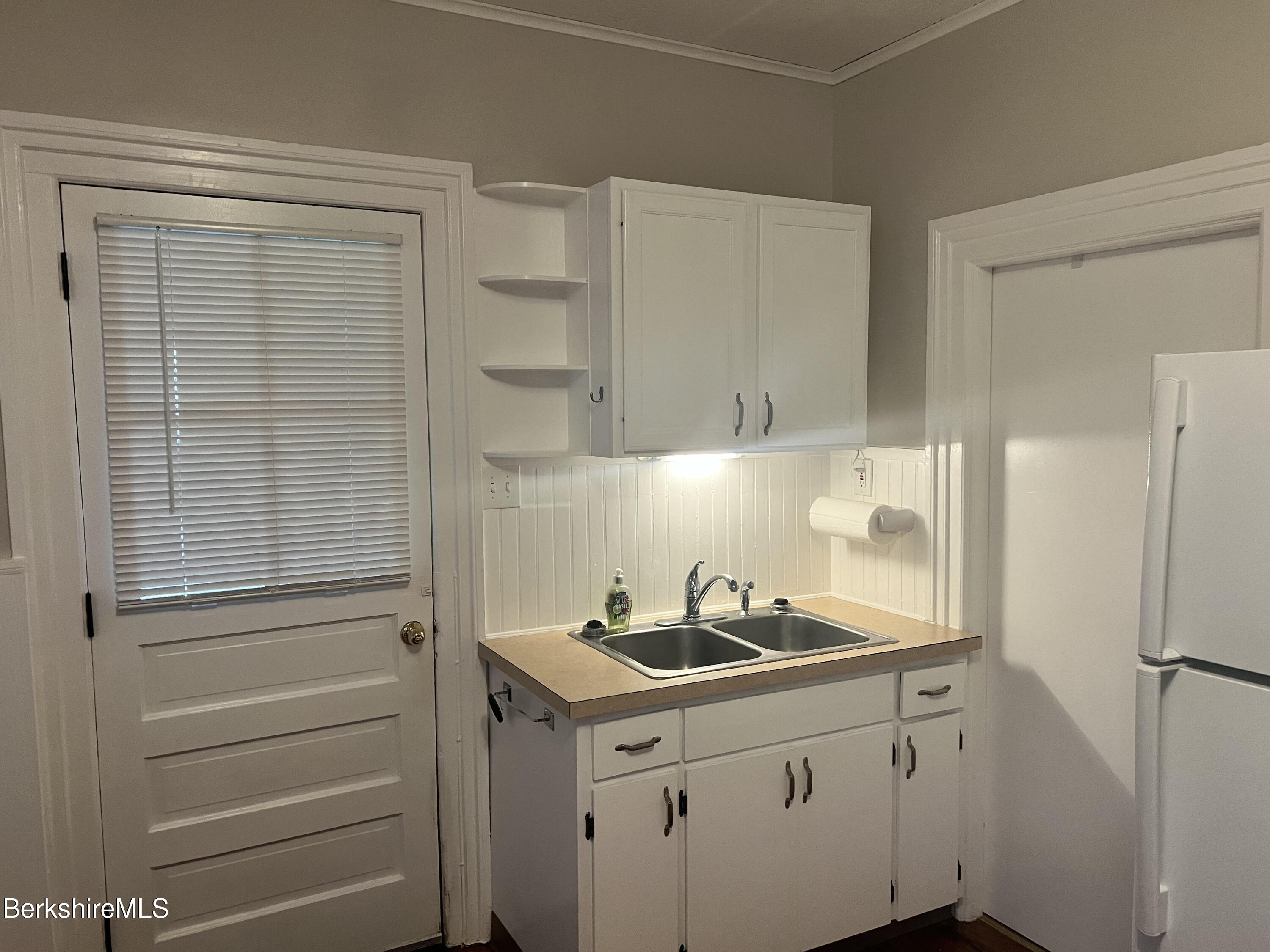 97 Appleton Avenue Pittsfield, MA 01201 - Photo 4 of 34 Kitchen unit 1