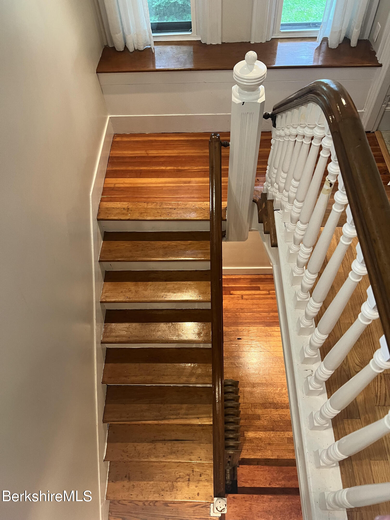 97 Appleton Avenue Pittsfield, MA 01201 - Photo 10 of 34 front stairwell unit 2