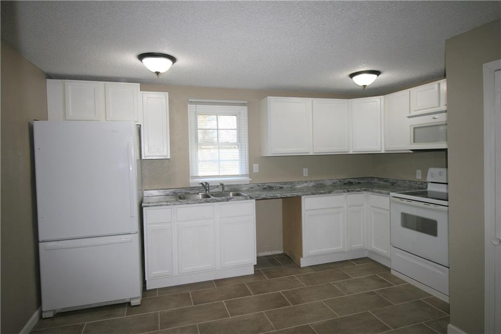 4515 Clark Street Anderson, IN 46013 - Photo 9 of 24 Gallery Image 9