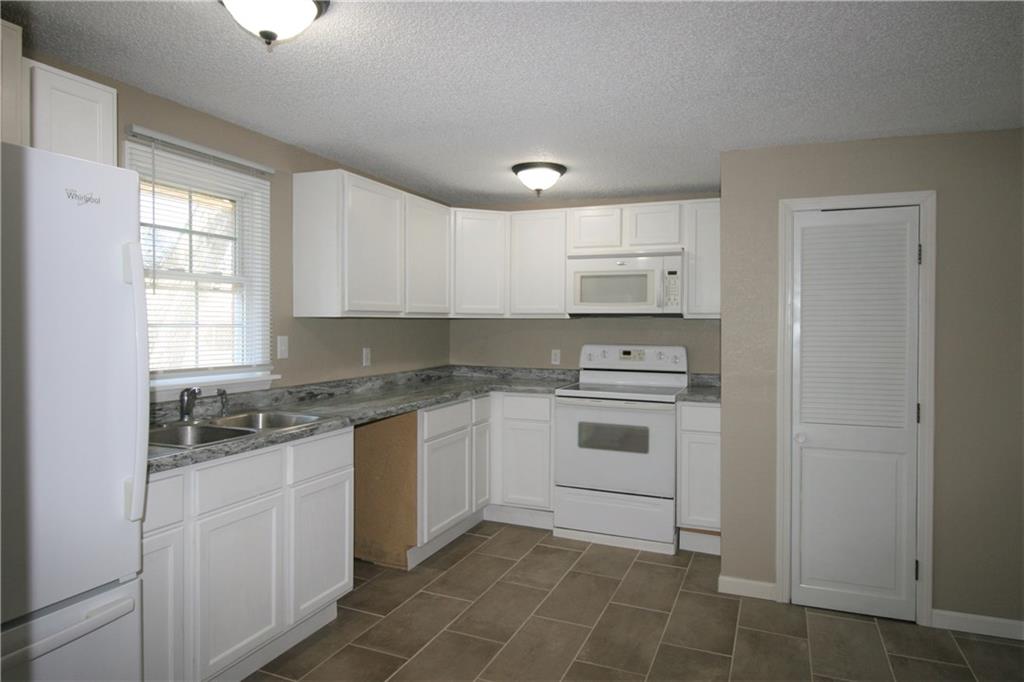 4515 Clark Street Anderson, IN 46013 - Photo 10 of 24 Gallery Image 10