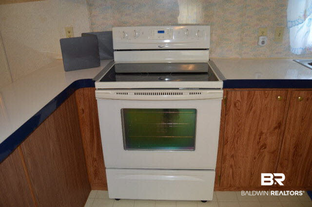 26980 Feely Road Elberta, AL 36530 - Photo 6 of 22 Stove