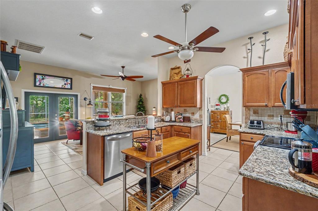 12040 Centralia Road Weeki Wachee, FL 34614 - Photo 15 of 65