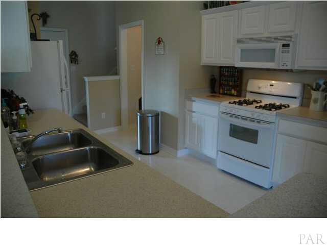 152 Gunwale Road Pensacola, FL 32507 - Photo 4 of 14 Kitchen