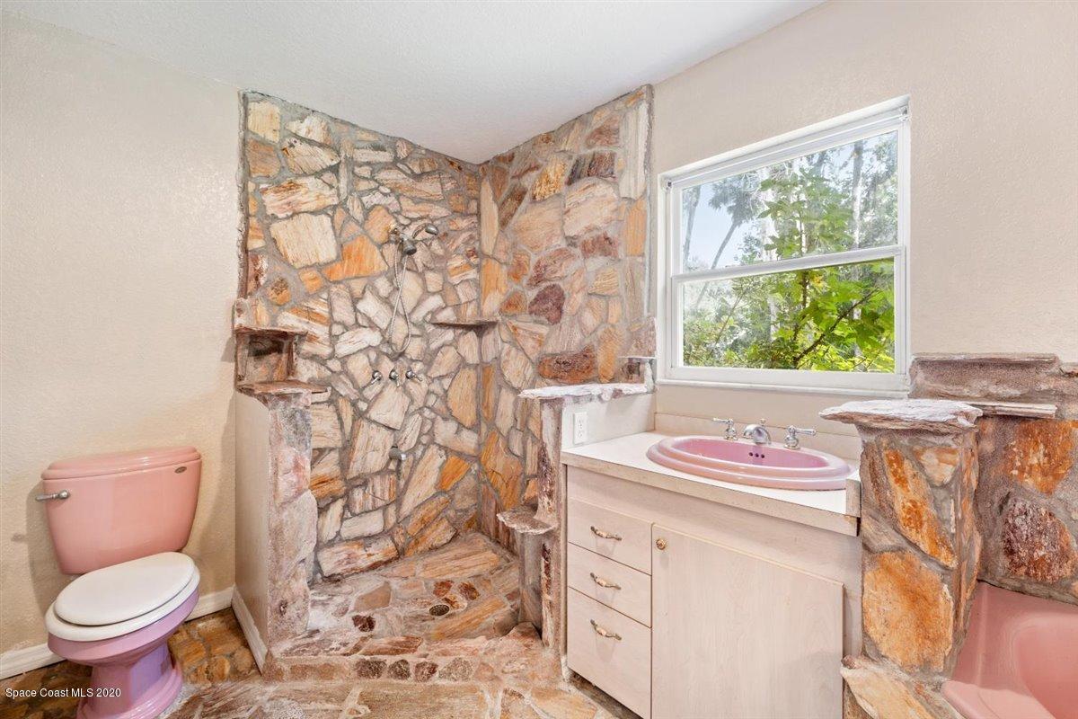 2425 Fort Lane Road Geneva, FL 32732 - Photo 13 of 38 Master Bathroom