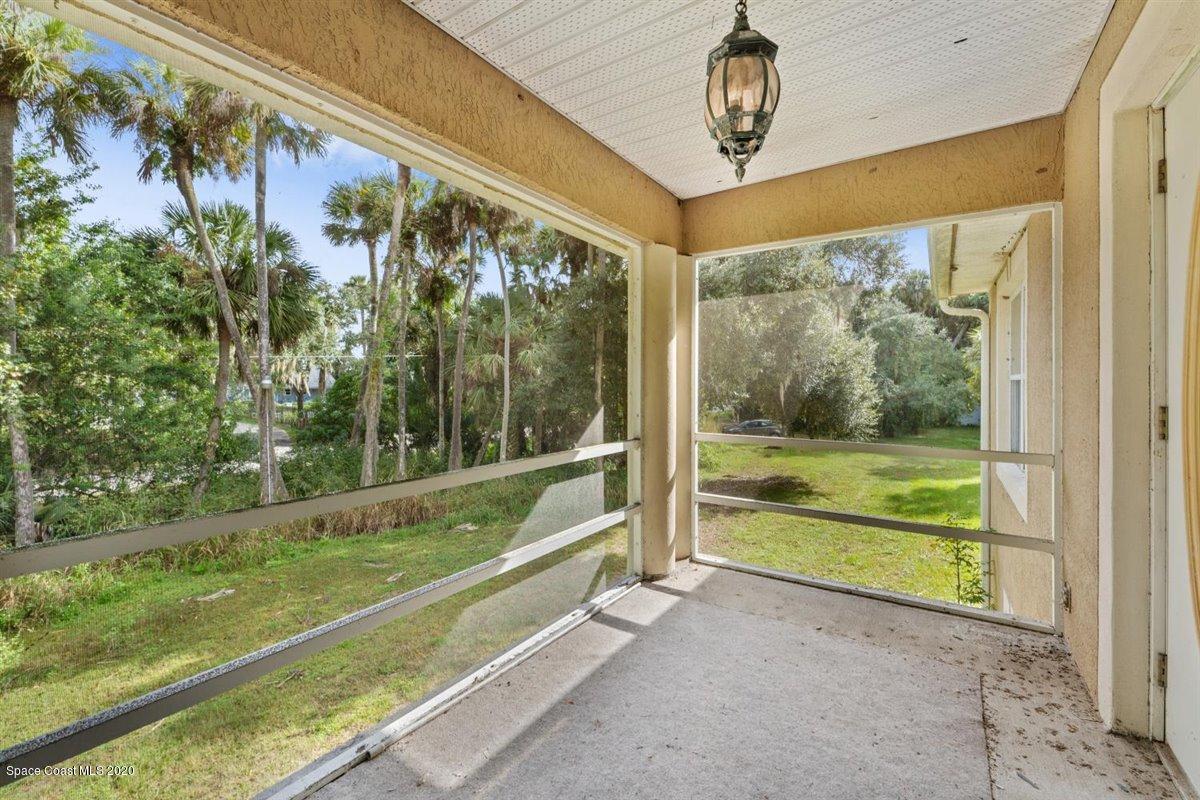 2425 Fort Lane Road Geneva, FL 32732 - Photo 21 of 38 Front Balcony