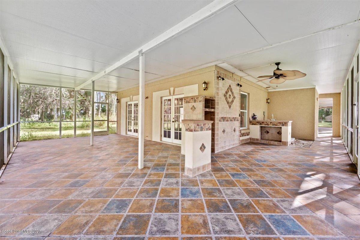 2425 Fort Lane Road Geneva, FL 32732 - Photo 27 of 38 Summer Kitchen