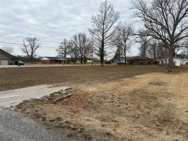 $22,500 | 105 North Hickory Street, Okawville, IL 62271