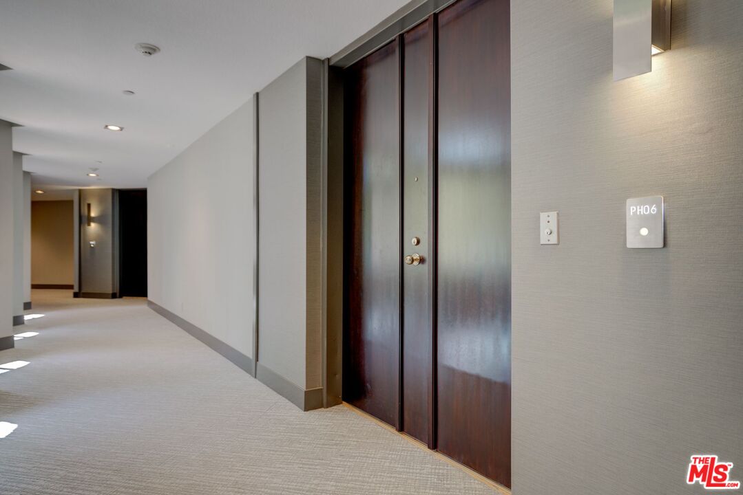 200 North Swall Drive, Unit PH6 Beverly Hills, CA 90211 - Photo 2 of 22 a view of hallway