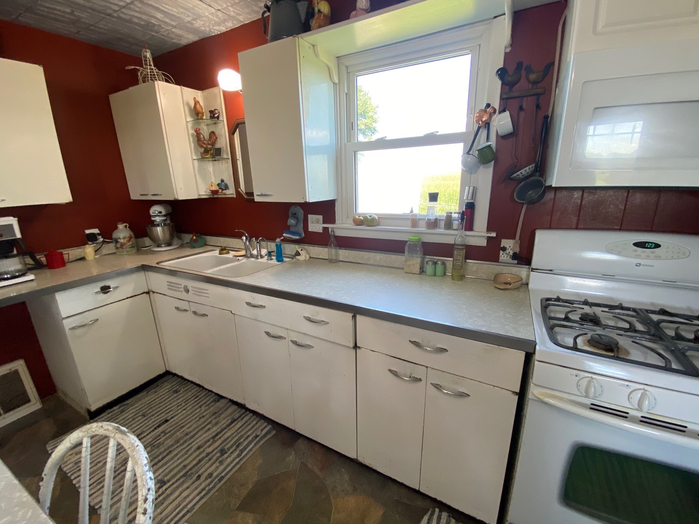 752 Lievan Road Dixon, IL 61021 - Photo 5 of 35