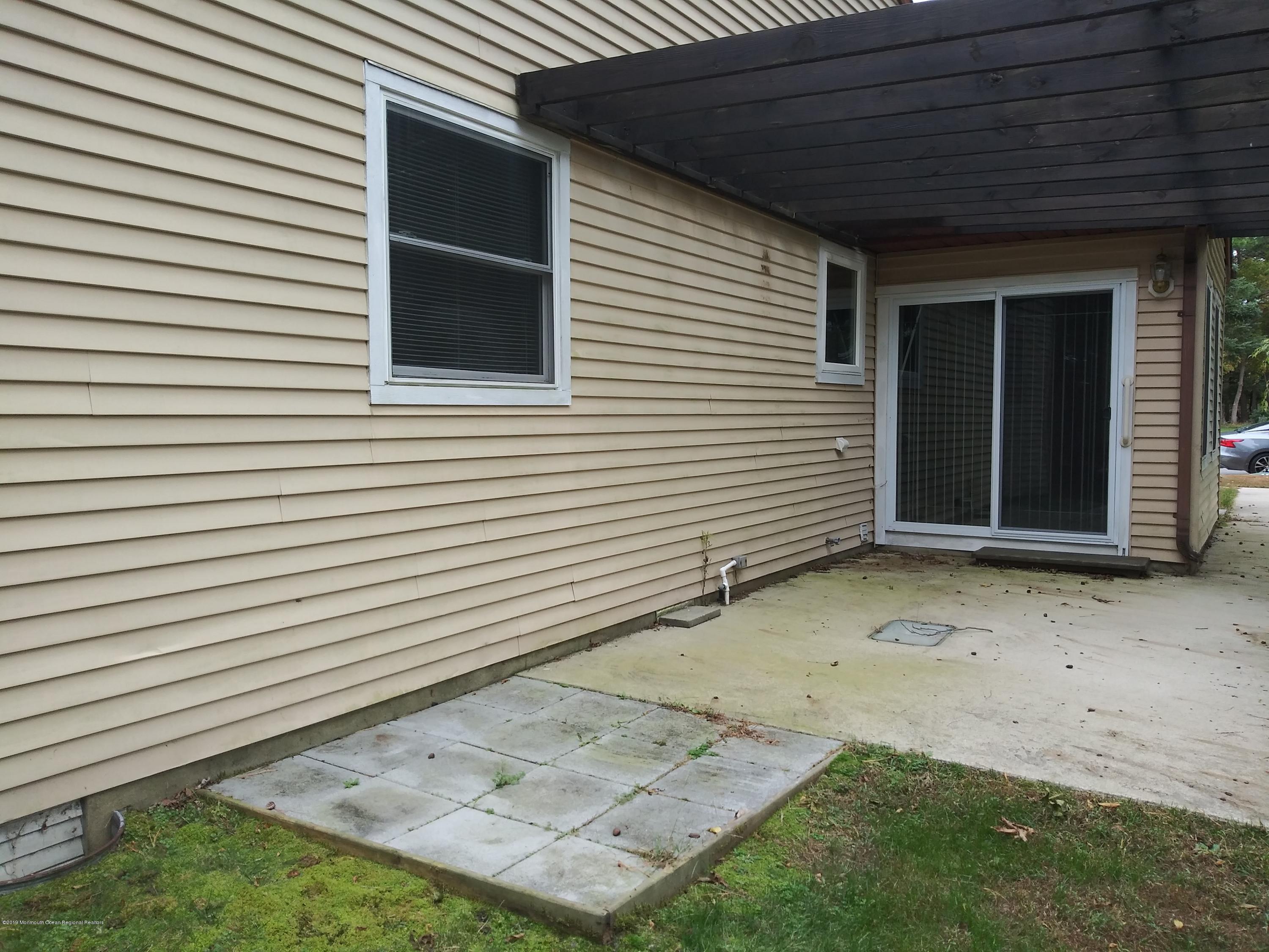 61 A Sunset Road, Unit 60 Whiting, NJ 08759 - Photo 2 of 12 20191008_111511