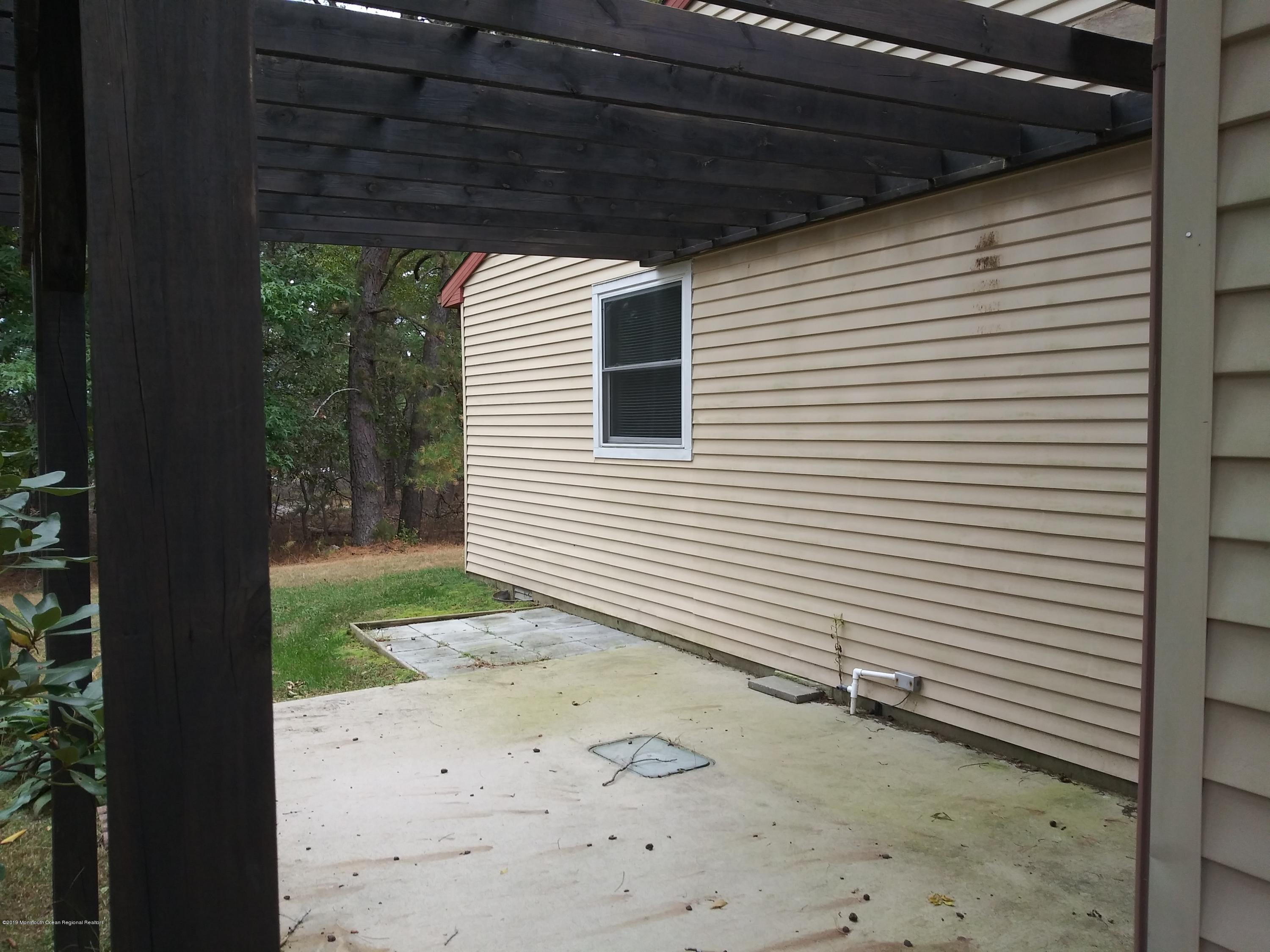 61 A Sunset Road, Unit 60 Whiting, NJ 08759 - Photo 3 of 12 20191008_111456