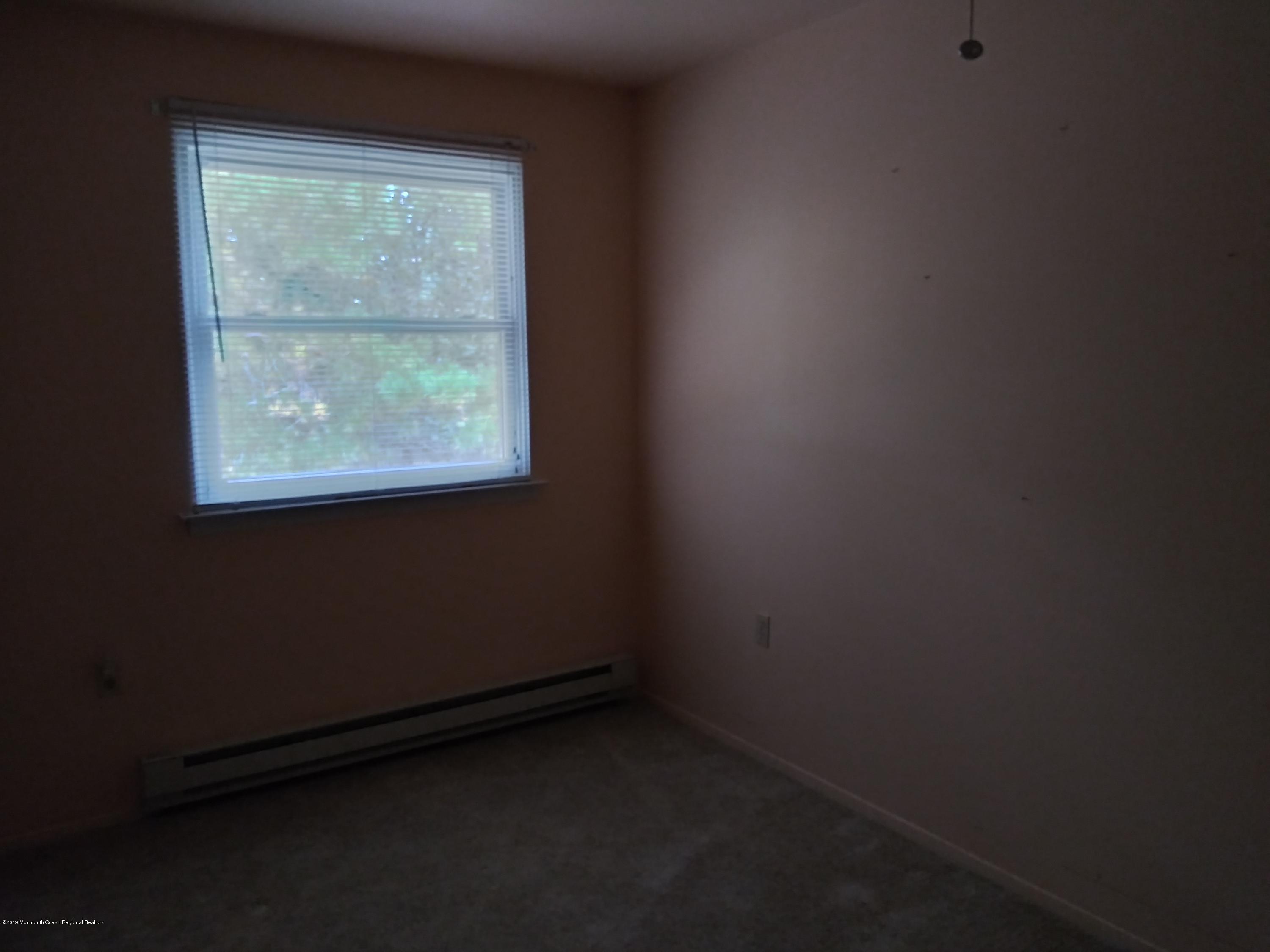 61 A Sunset Road, Unit 60 Whiting, NJ 08759 - Photo 10 of 12 20191008_110509_HDR