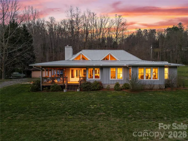 $1,000,000 | 2805 Highway 9, Black Mountain, NC 28711