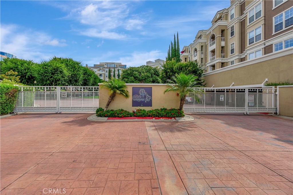 3405 South Main Street, Unit D Santa Ana, CA 92707 - Photo 28 of 30 a front view of a building with garden