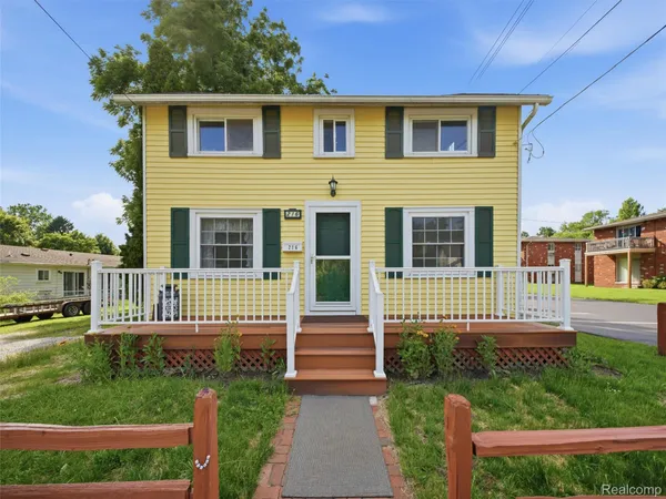 $199,000 | 216 Bush Street, Howell, MI 48843