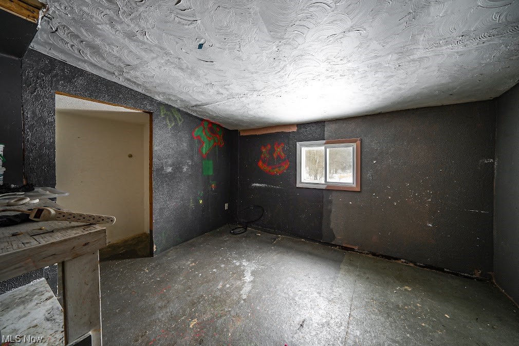 9606 Durst Colebrook Road North Bloomfield, OH 44450 - Photo 8 of 24 View of unfurnished room