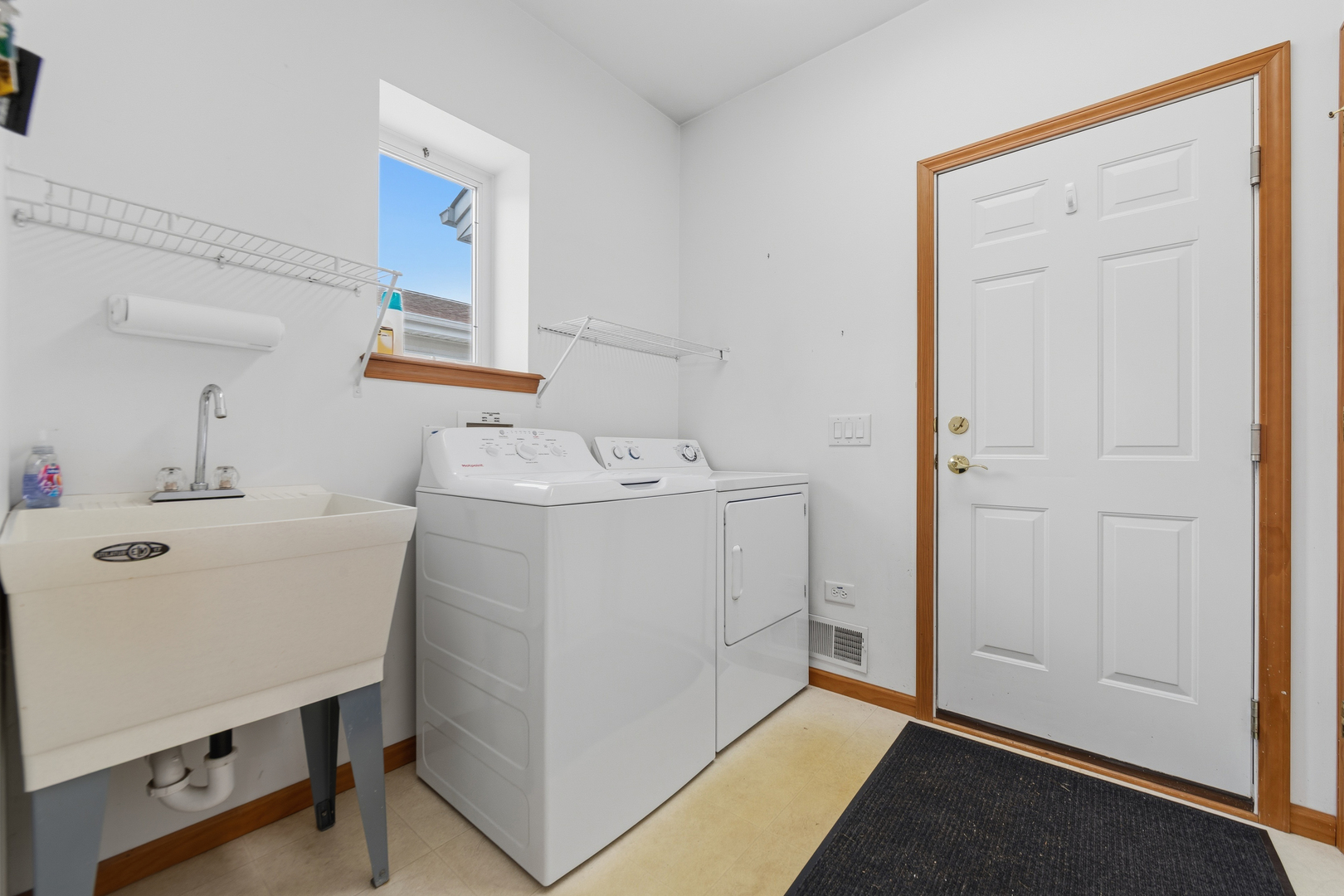 102 Hitching Post Lane Grayslake, IL 60030 - Photo 46 of 58 a utility room with dryer and washer