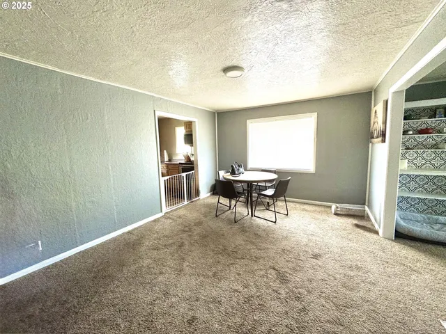 $300,000 | 1135 Monmouth Street, Independence, OR 97351