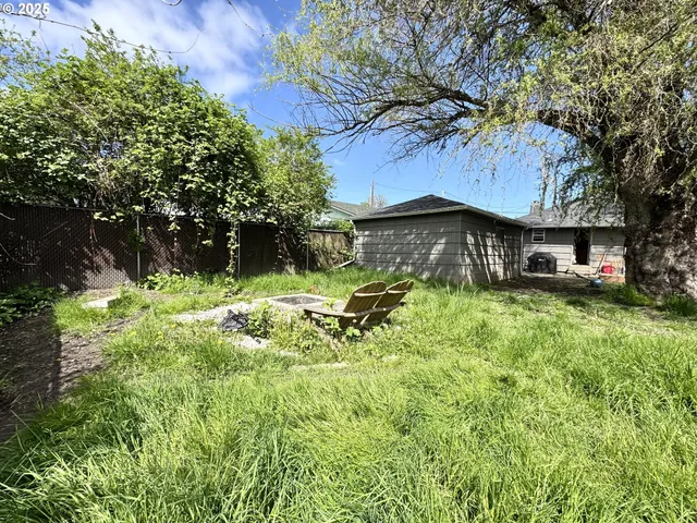 $300,000 | 1135 Monmouth Street, Independence, OR 97351