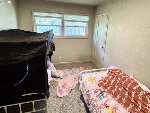 $300,000 | 1135 Monmouth Street, Independence, OR 97351