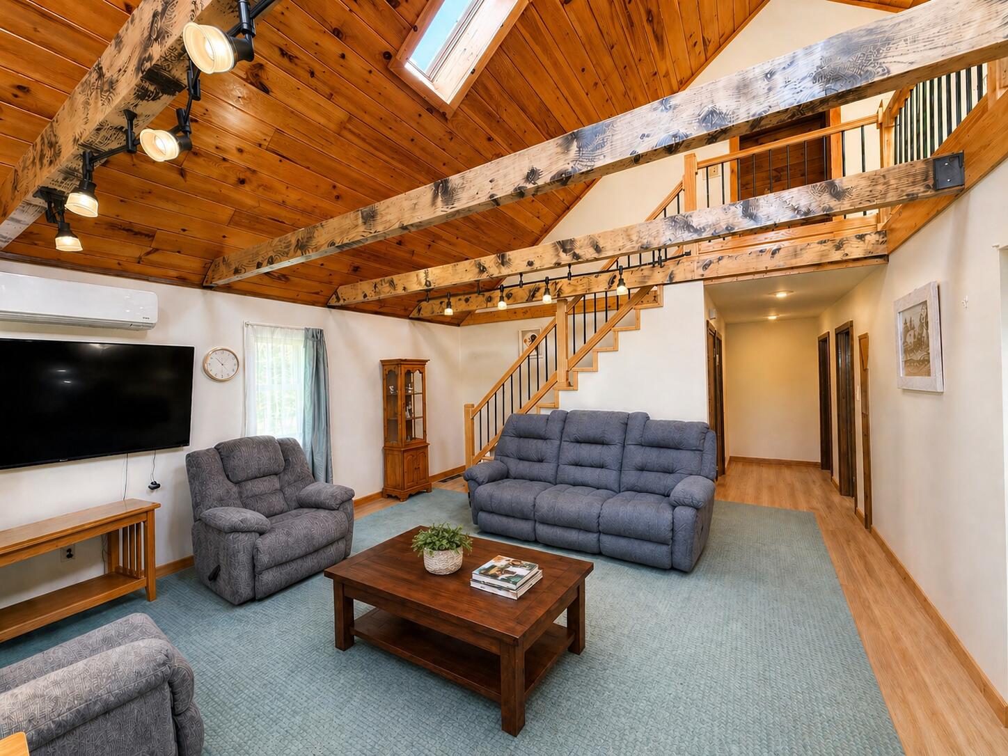 279 Fuller Road Carmel, ME 04419 - Photo 6 of 26 Living room