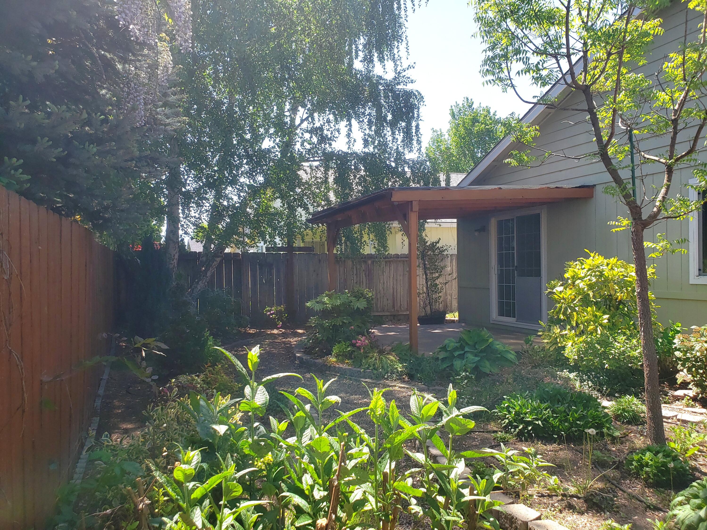 617 Southwest Larch Road Grants Pass, OR 97526 - Photo 23 of 24 20250502_125038