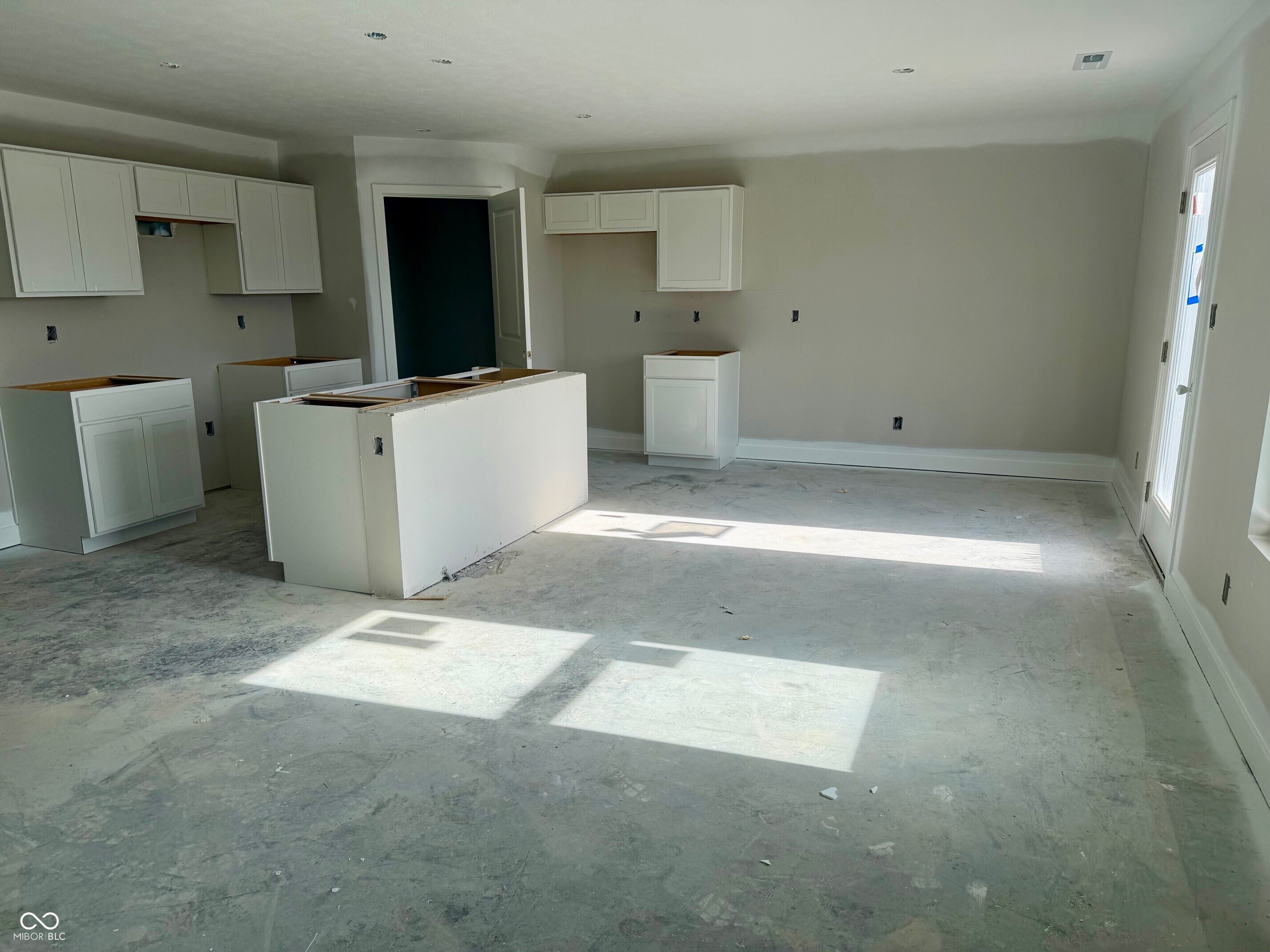 6815 Henley Way Indianapolis, IN 46221 - Photo 2 of 9