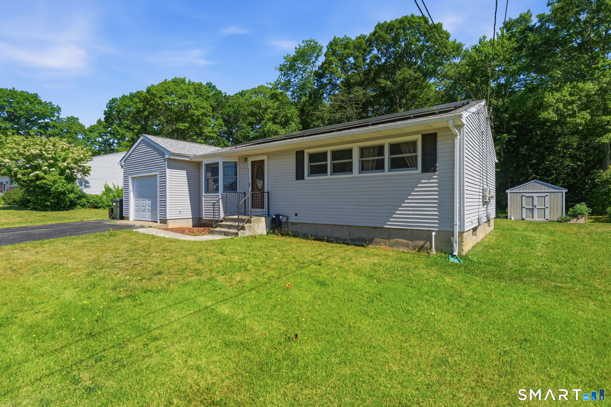 289 Indigo Street Groton, CT 06355 - Photo 4 of 33