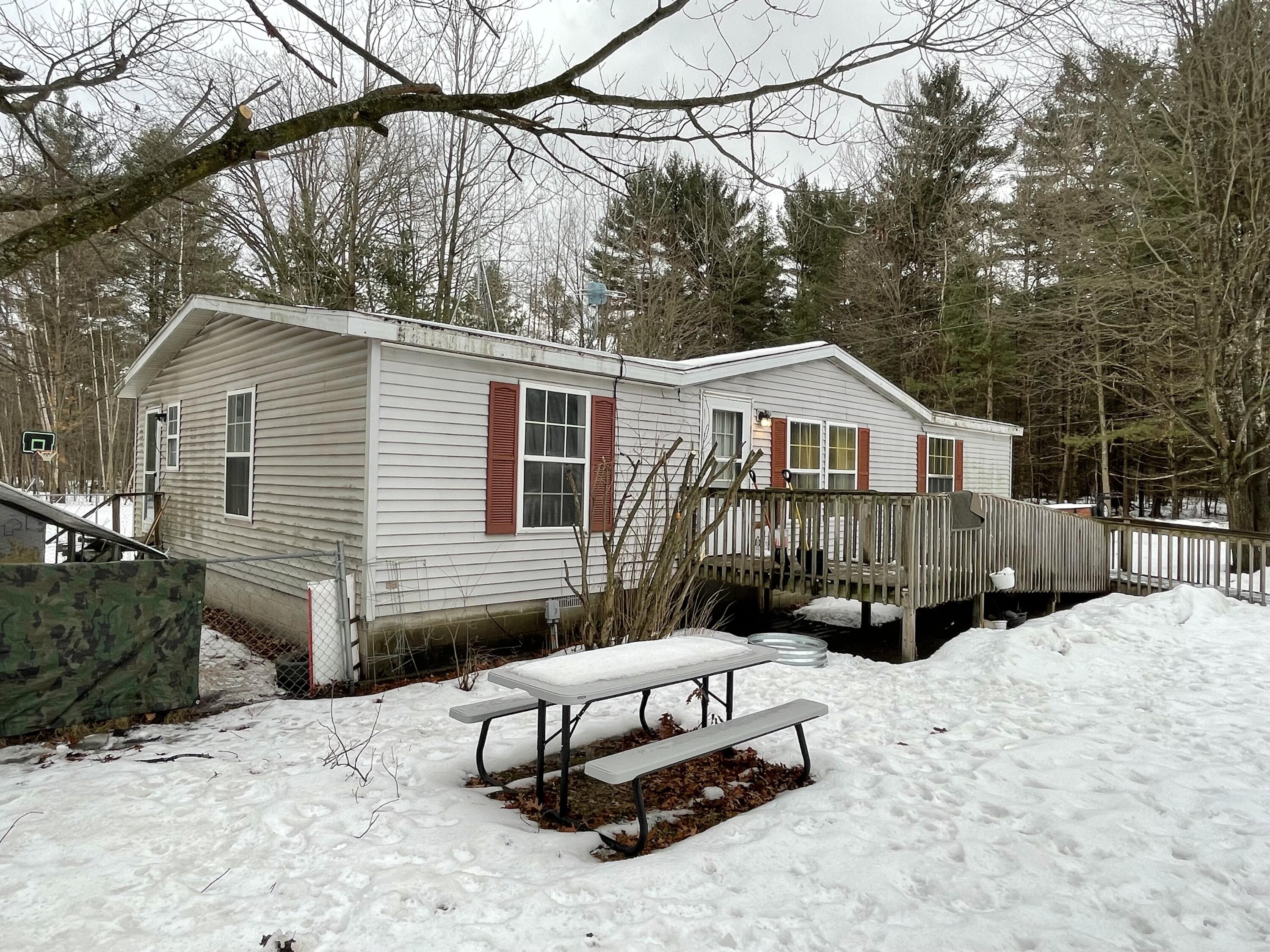 9150 Miles Road Sears, MI 49679 - Photo 4 of 26 IMG_2861