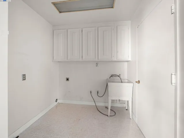 $950,000 | 1800 Weir Drive, Hayward, CA 94541