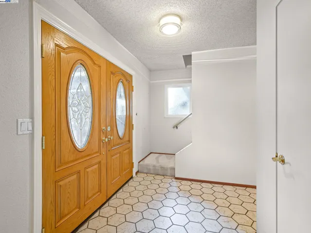 $950,000 | 1800 Weir Drive, Hayward, CA 94541