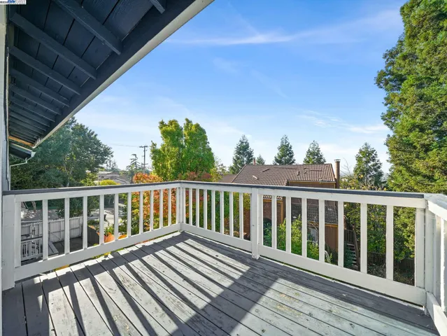 $950,000 | 1800 Weir Drive, Hayward, CA 94541