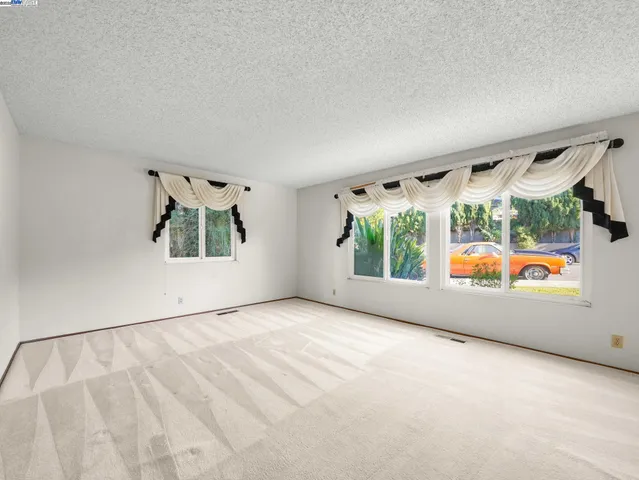 $950,000 | 1800 Weir Drive, Hayward, CA 94541