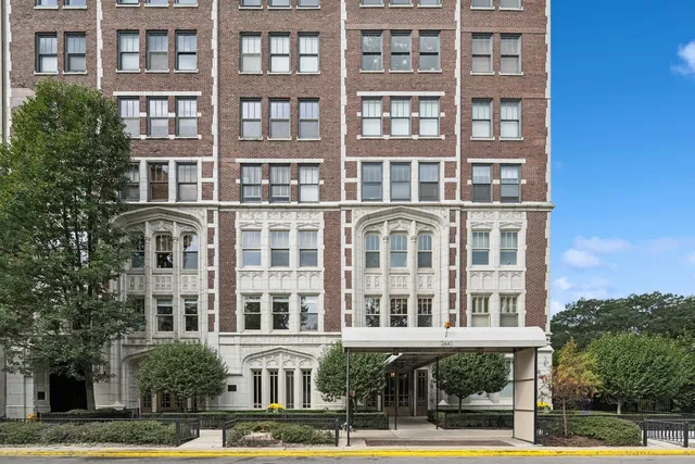 $475,000 | 2440 North Lakeview Avenue, Unit 11D, Chicago, IL 60614
