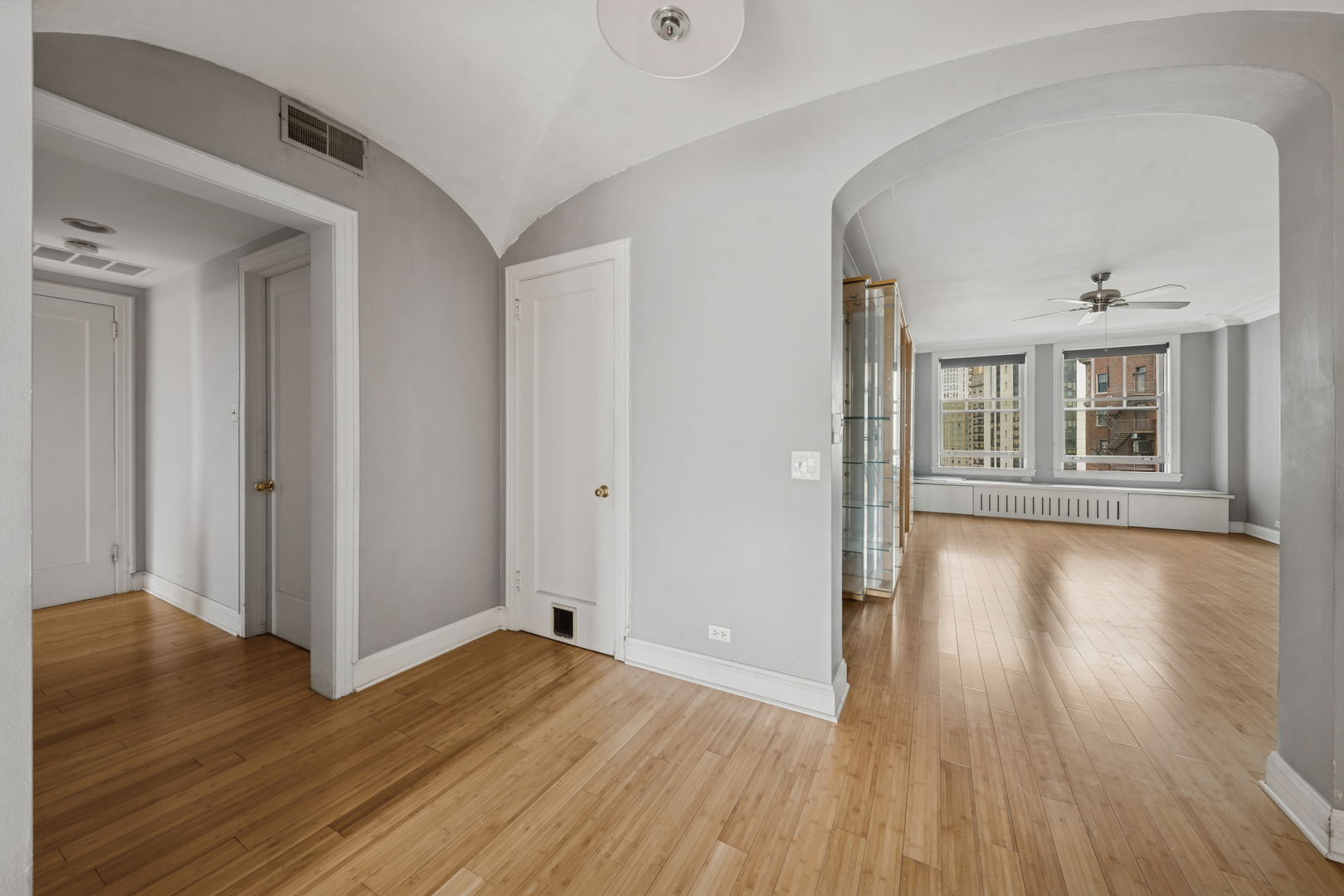 2440 North Lakeview Avenue, Unit 11D Chicago, IL 60614 - Photo 12 of 21