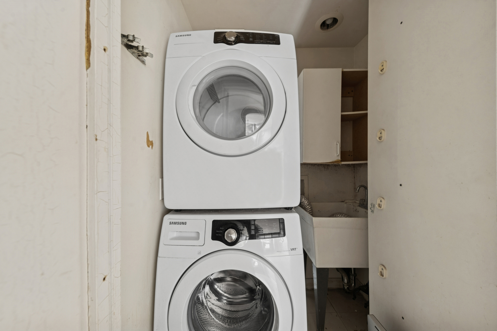 2440 North Lakeview Avenue, Unit 11D Chicago, IL 60614 - Photo 15 of 21